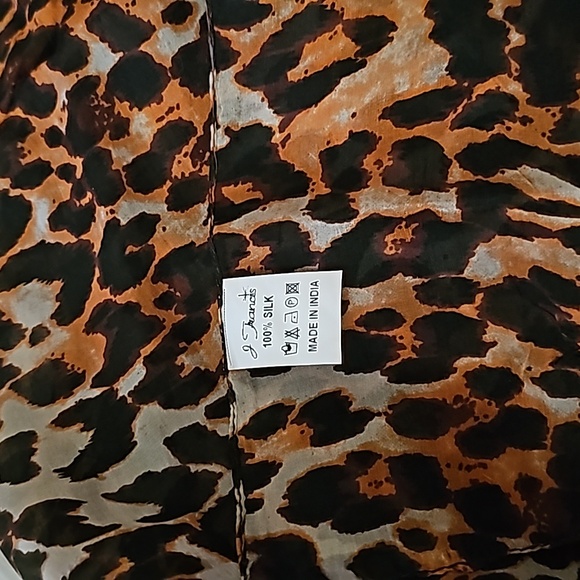 Silk Scarf approx. 60" x 20 inches, 5 matching bangles, Leopard Print, NWT - Picture 3 of 6